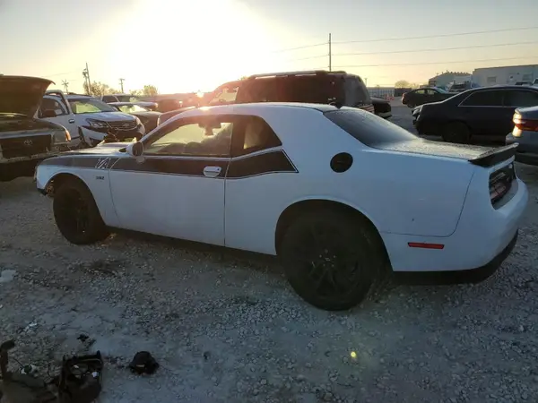 2C3CDZFJ2HH613237 2017 DODGE CHALLENGER - Image 2