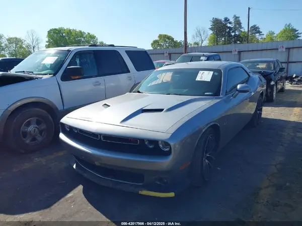 2C3CDZFJ2JH255241 2018 DODGE CHALLENGER - Image 2