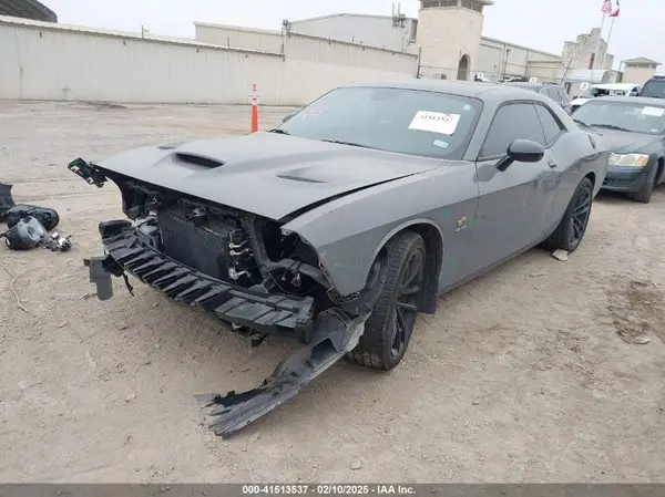 2C3CDZFJ2PH570923 2023 DODGE CHALLENGER - Image 2