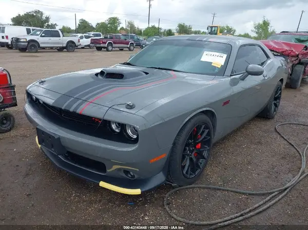 2C3CDZFJ2PH601670 2023 DODGE CHALLENGER - Image 2
