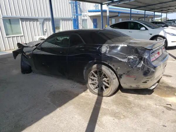 2C3CDZFJ3GH284689 2016 DODGE CHALLENGER - Image 2