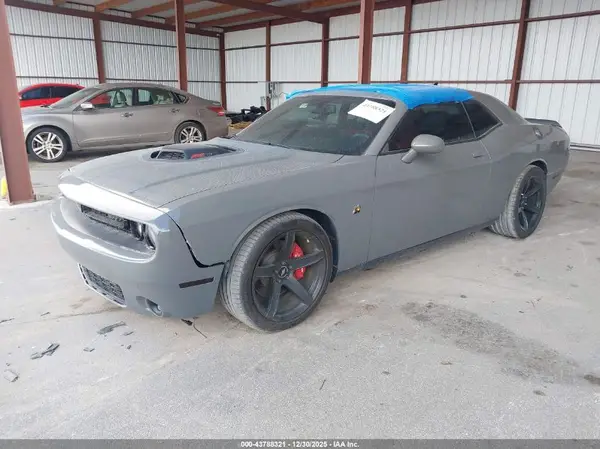 2C3CDZFJ3HH633562 2017 DODGE CHALLENGER - Image 2
