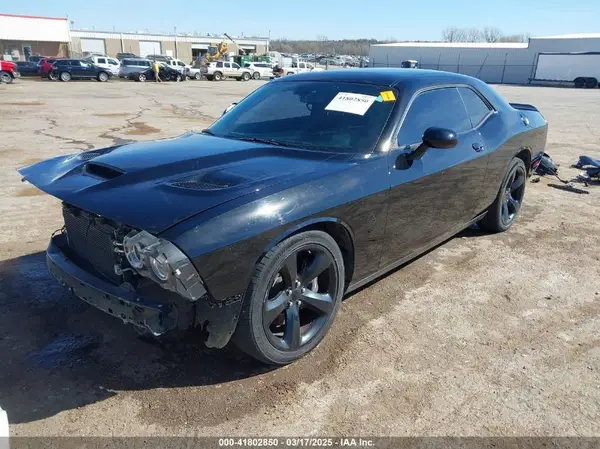 2C3CDZFJ3KH747617 2019 DODGE CHALLENGER - Image 2