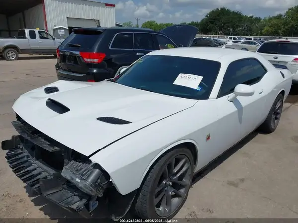 2C3CDZFJ3PH662400 2023 DODGE CHALLENGER - Image 2