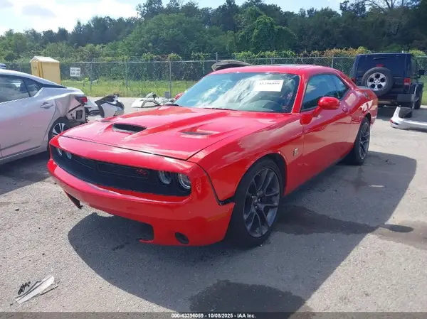 2C3CDZFJ3PH695185 2023 DODGE CHALLENGER - Image 2