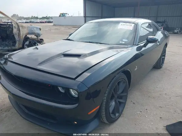 2C3CDZFJ4GH290386 2016 DODGE CHALLENGER - Image 2
