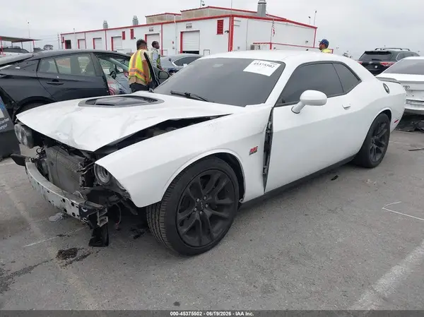2C3CDZFJ4JH111447 2018 DODGE CHALLENGER - Image 2