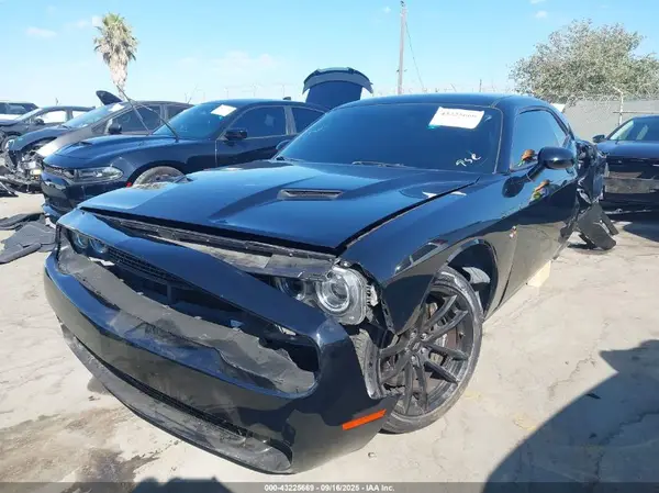 2C3CDZFJ4JH209555 2018 DODGE CHALLENGER - Image 2