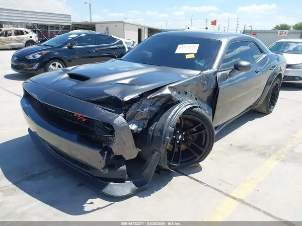 2C3CDZFJ4PH693848 2023 DODGE CHALLENGER - Image 2