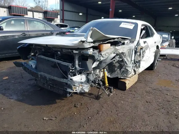 2C3CDZFJ5GH152663 2016 DODGE CHALLENGER - Image 2
