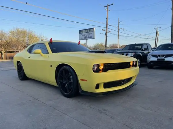 2C3CDZFJ6GH185459 2016 DODGE CHALLENGER - Image 2