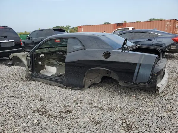 2C3CDZFJ6GH213647 2016 DODGE CHALLENGER - Image 2