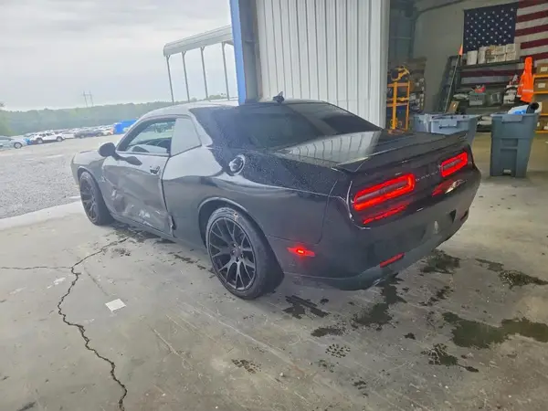 2C3CDZFJ6GH256594 2016 DODGE CHALLENGER - Image 2
