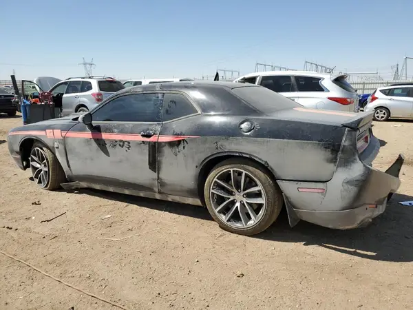 2C3CDZFJ6GH288879 2016 DODGE CHALLENGER - Image 2