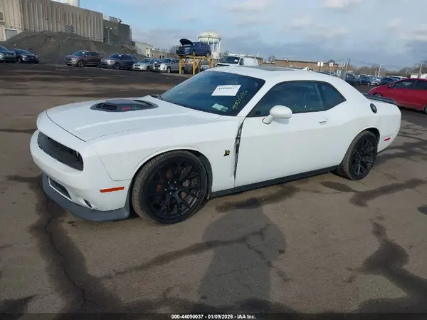2C3CDZFJ6HH588925 2017 DODGE CHALLENGER - Image 2