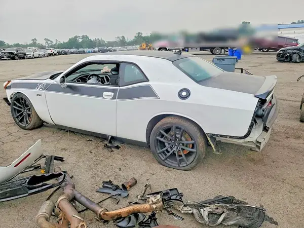 2C3CDZFJ6JH228009 2018 DODGE CHALLENGER - Image 2