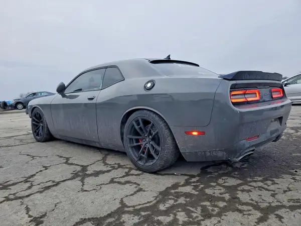 2C3CDZFJ7JH178687 2018 DODGE CHALLENGER - Image 2