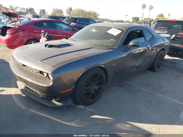 2C3CDZFJ7JH333562 2018 DODGE CHALLENGER - Image 2