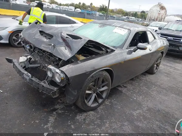 2C3CDZFJ7KH724017 2019 DODGE CHALLENGER - Image 2