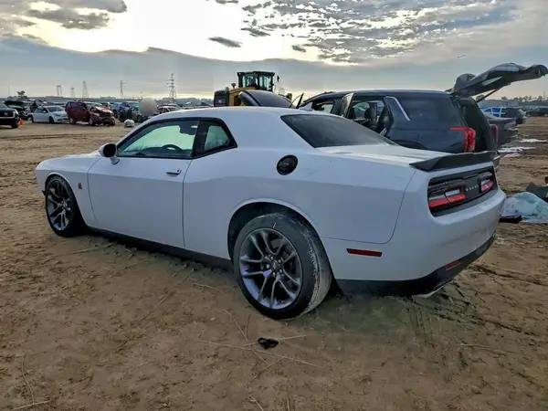 2C3CDZFJ7PH610882 2023 DODGE CHALLENGER - Image 2