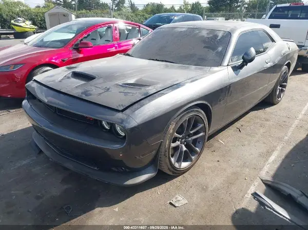 2C3CDZFJ7PH668300 2023 DODGE CHALLENGER - Image 2