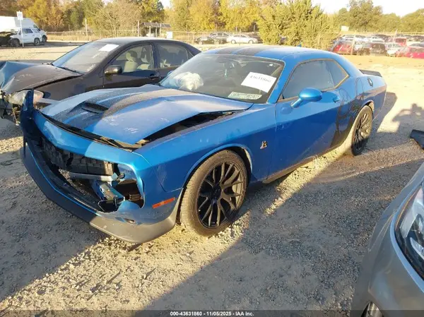 2C3CDZFJ8GH167996 2016 DODGE CHALLENGER - Image 2