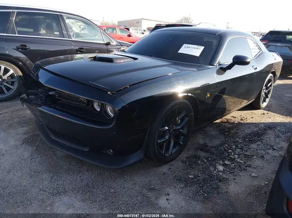 2C3CDZFJ8GH245581 2016 DODGE CHALLENGER - Image 2