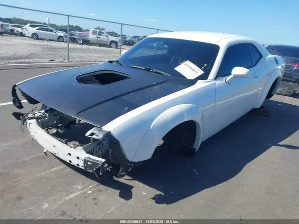 2C3CDZFJ8GH325978 2016 DODGE CHALLENGER - Image 2