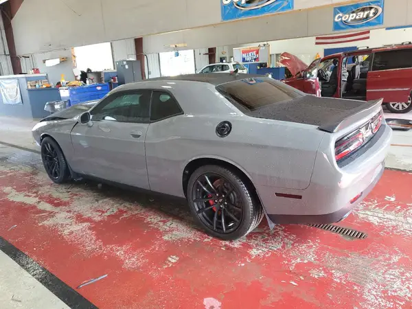 2C3CDZFJ8JH111631 2018 DODGE CHALLENGER - Image 2