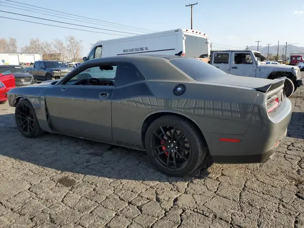 2C3CDZFJ8JH111810 2018 DODGE CHALLENGER - Image 2