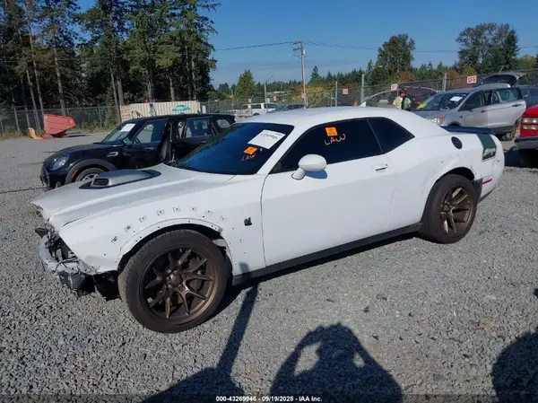 2C3CDZFJ8PH526036 2023 DODGE CHALLENGER - Image 2