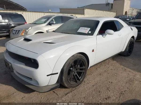 2C3CDZFJ8PH667690 2023 DODGE CHALLENGER - Image 2