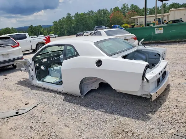 2C3CDZFJ9GH231799 2016 DODGE CHALLENGER - Image 2
