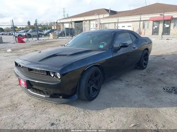 2C3CDZFJ9GH235822 2016 DODGE CHALLENGER - Image 2
