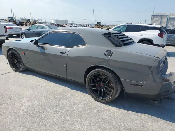2C3CDZFJ9JH242812 2018 DODGE CHALLENGER - Image 2