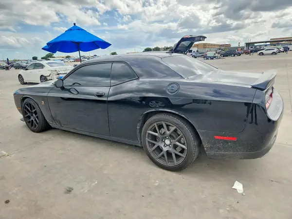2C3CDZFJXGH131422 2016 DODGE CHALLENGER - Image 2