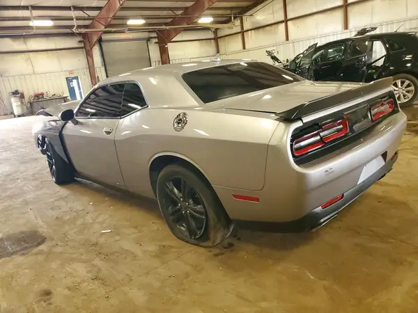 2C3CDZFJXGH217782 2016 DODGE CHALLENGER - Image 2