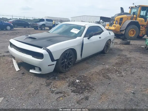 2C3CDZFJXGH271549 2016 DODGE CHALLENGER - Image 2