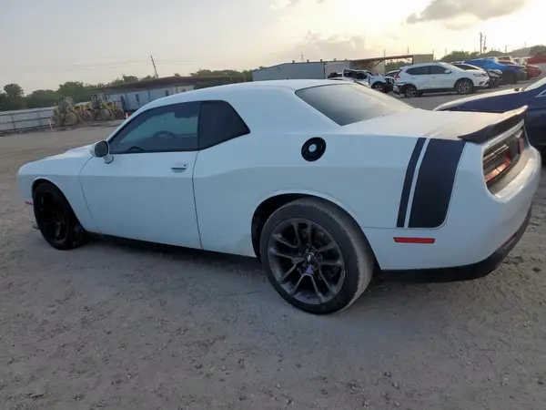 2C3CDZFJXGH325576 2016 DODGE CHALLENGER - Image 2