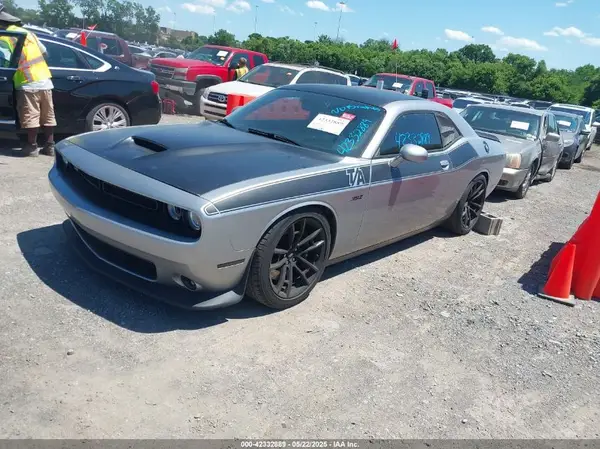 2C3CDZFJXJH152021 2018 DODGE CHALLENGER - Image 2
