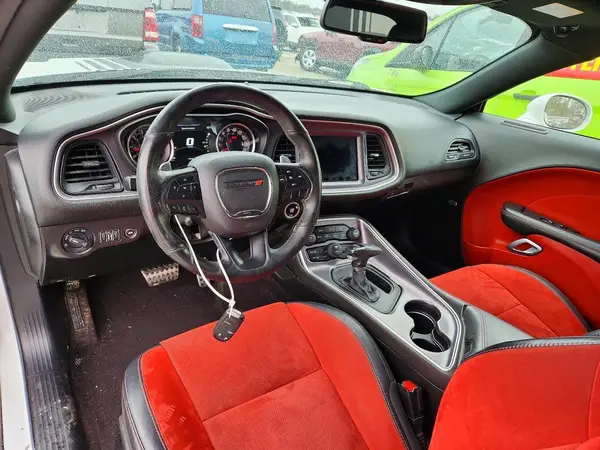 2C3CDZFJXJH326346 2018 DODGE CHALLENGER - Image 8