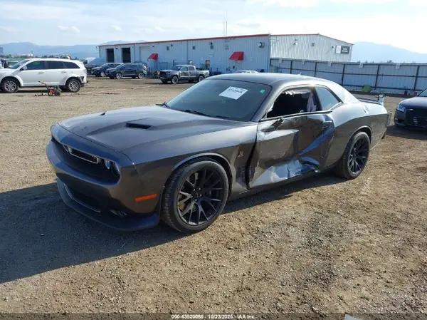 2C3CDZFJXJH331370 2018 DODGE CHALLENGER - Image 2