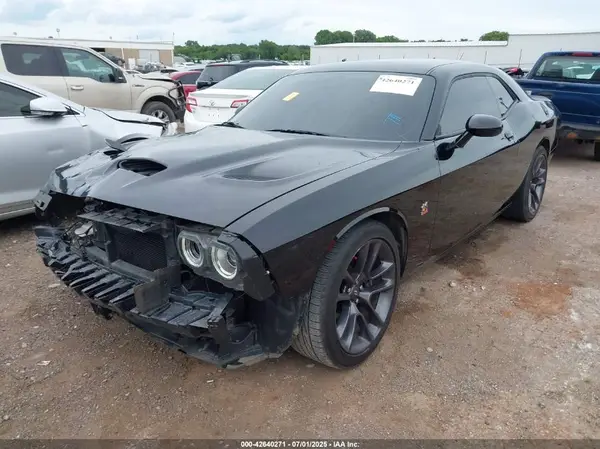 2C3CDZFJXPH610827 2023 DODGE CHALLENGER - Image 2
