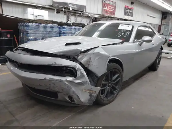 2C3CDZGG2PH611392 2023 DODGE CHALLENGER - Image 2