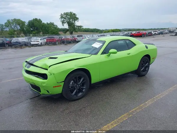 2C3CDZGG4PH587547 2023 DODGE CHALLENGER - Image 2