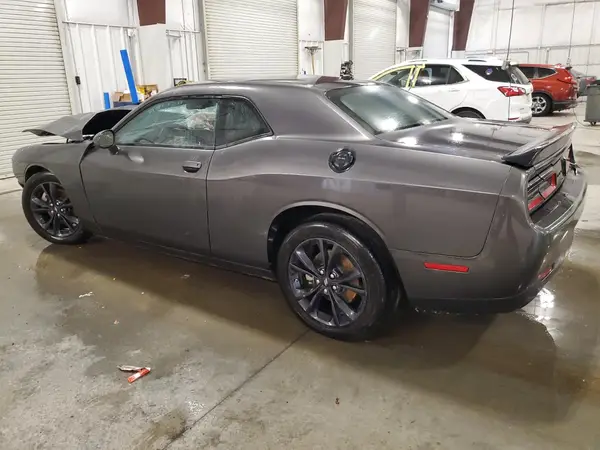 2C3CDZGG5PH663048 2023 DODGE CHALLENGER - Image 2