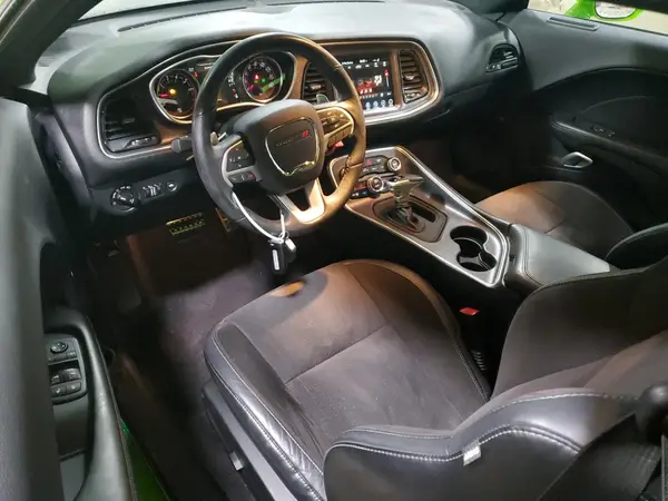 2C3CDZGG9HH555596 2017 DODGE CHALLENGER - Image 8