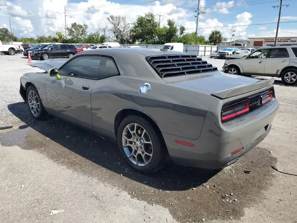 2C3CDZGGXHH598618 2017 DODGE CHALLENGER - Image 2