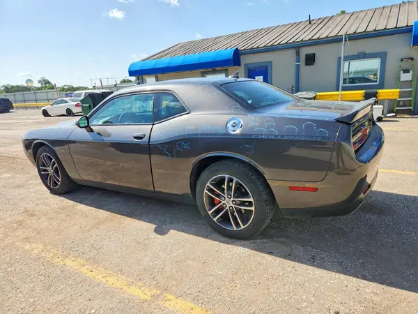 2C3CDZGGXJH143452 2018 DODGE CHALLENGER - Image 2
