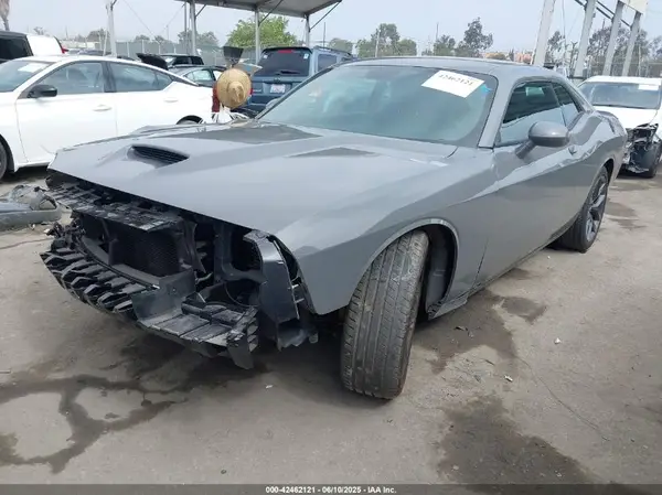 2C3CDZJG2PH688756 2023 DODGE CHALLENGER - Image 2
